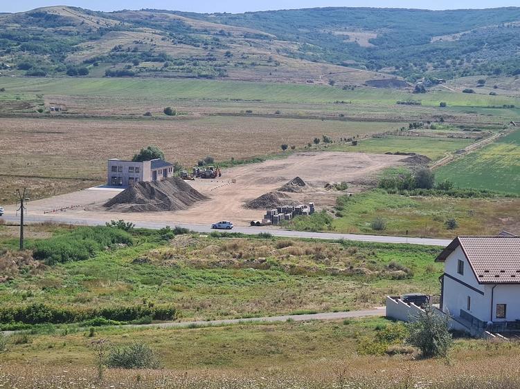 Teren de 6437 mp, în Central