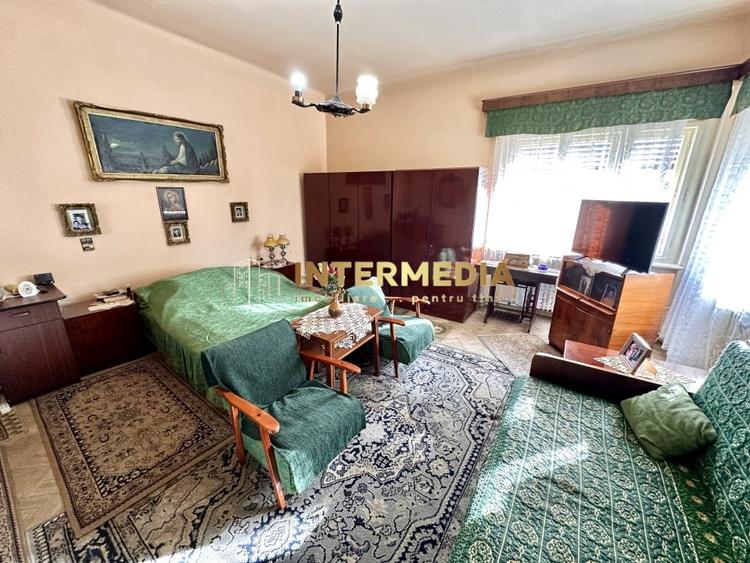 Apartament cu 3 camere decomandat, mobilat în Central