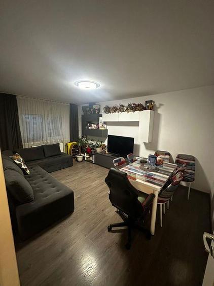 Apartament cu 2 camere decomandat, mobilat în Nicolina