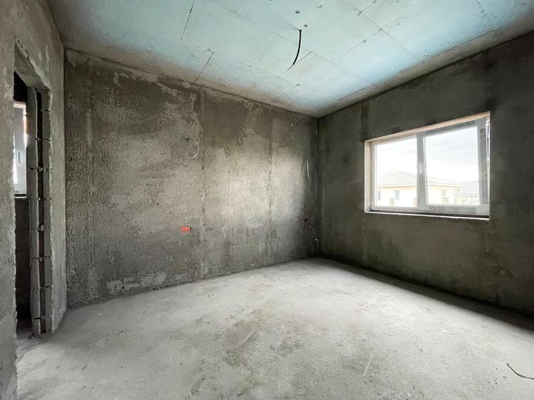 Duplex cu 3 camere cu Canalizare în Moșnița Veche