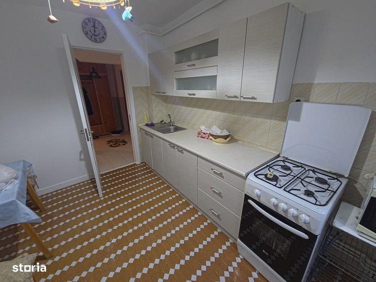 Apartament cu 3 camere, mobilat în Faleza Nord