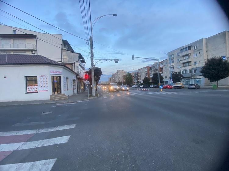 Spațiu comercial, de 300 mp, în Central