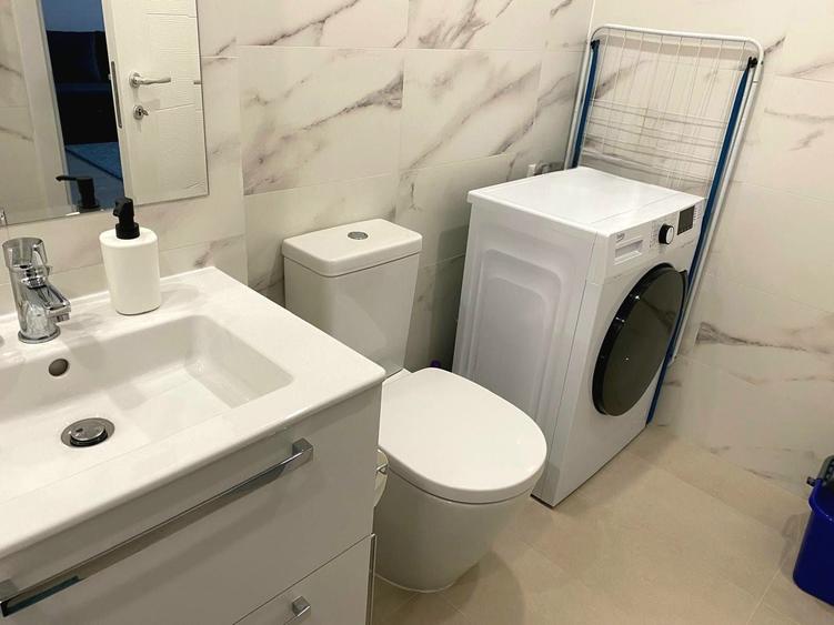 Apartament cu 2 camere decomandat în Titan