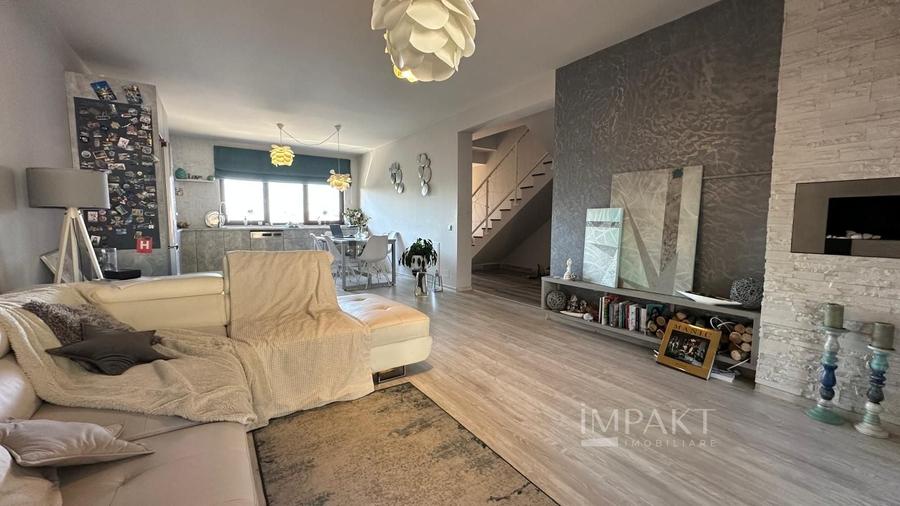 Duplex cu 4 camere cu Canalizare în Florești