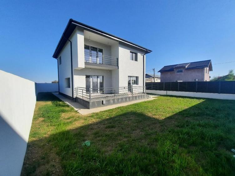 Casă individuală cu 5 camere cu Teren 376 Mp în Zurbaua