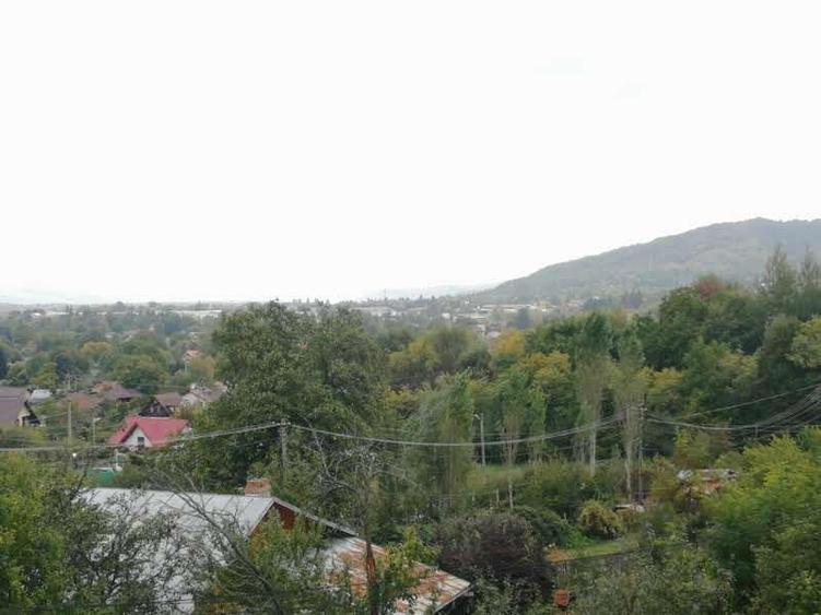 Casă individuală cu 7 camere cu Canalizare în Liceul Militar