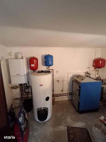 Casă cu 5 camere cu Teren 750 Mp în Dâmbul Morii