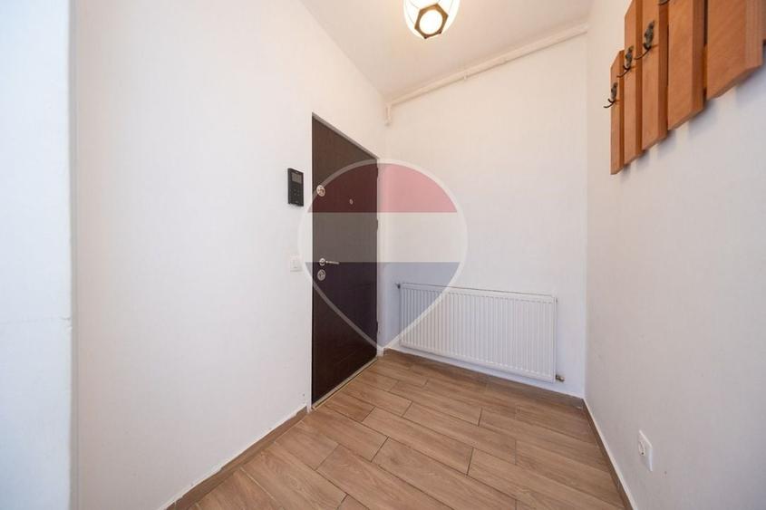 Apartament cu 2 camere decomandat în Tractorul