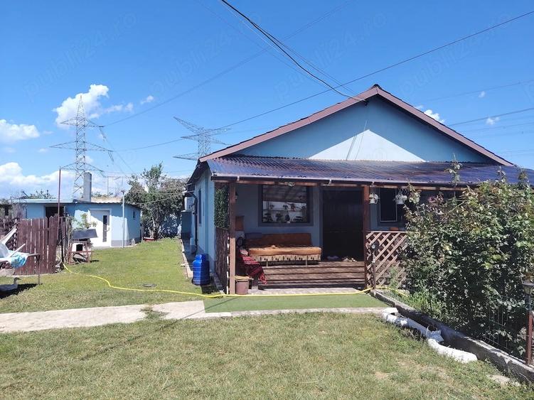 Casă cu Teren 640 Mp în Stâlpu