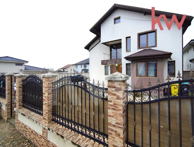 Casă individuală cu 6 camere cu Teren 1170 Mp în Cârcea