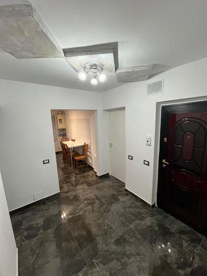 Apartament cu 3 camere decomandat în Obor