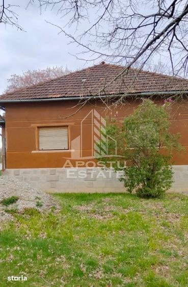 Casă cu 4 camere cu Teren 1079 Mp în Vârfurile