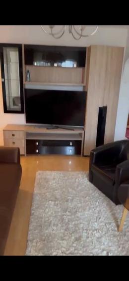 Apartament cu 3 camere semidecomandat în Alexandru cel Bun