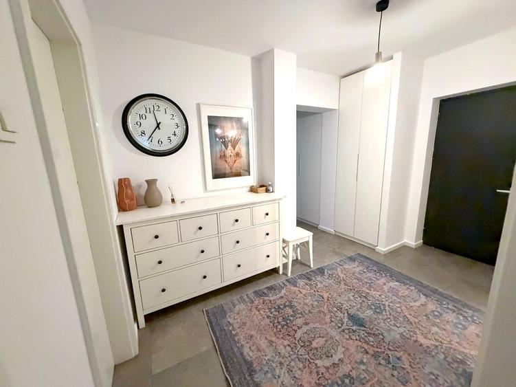 Apartament cu 4 camere decomandat în Titan