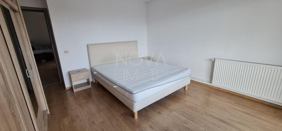 Apartament cu 3 camere decomandat, mobilat în Turnișor
