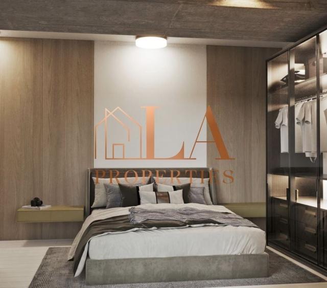 Penthouse cu 3 camere decomandat în Sud-Vest