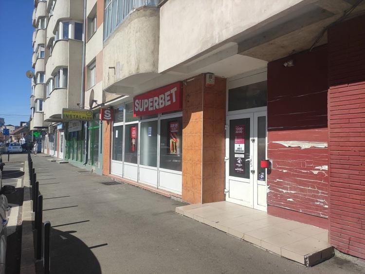 Spațiu comercial, de 74 mp, în Exterior Vest