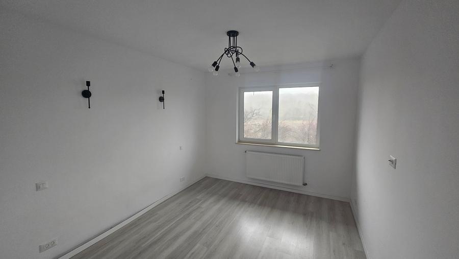 Duplex cu 4 camere cu Canalizare în Nord