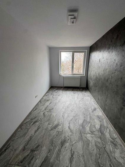 Apartament cu 3 camere decomandat în Exterior Vest