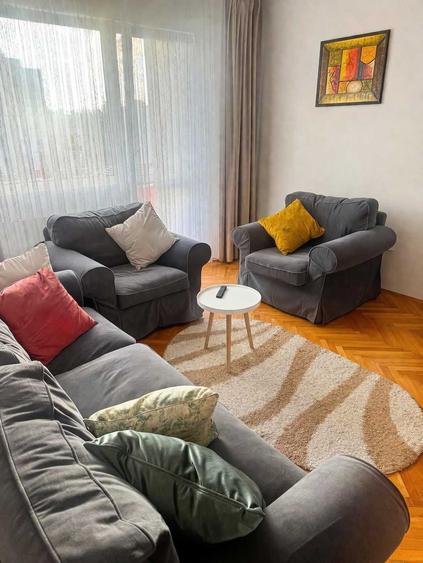 Apartament cu 2 camere semidecomandat, mobilat în Central
