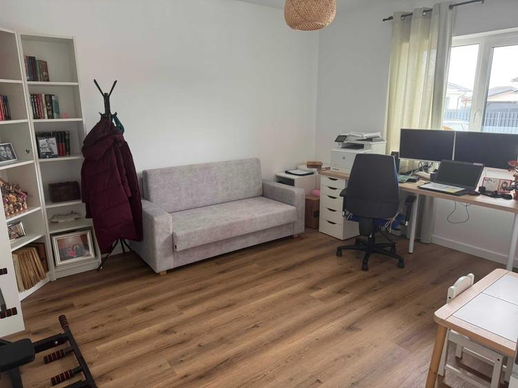 Casă cu 4 camere în Jucu