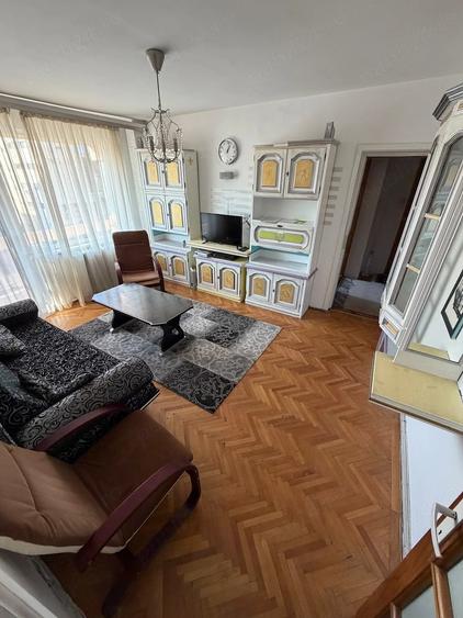 Apartament cu 3 camere semidecomandat în Take Ionescu