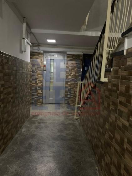Apartament cu 2 camere semidecomandat, mobilat în Berceni