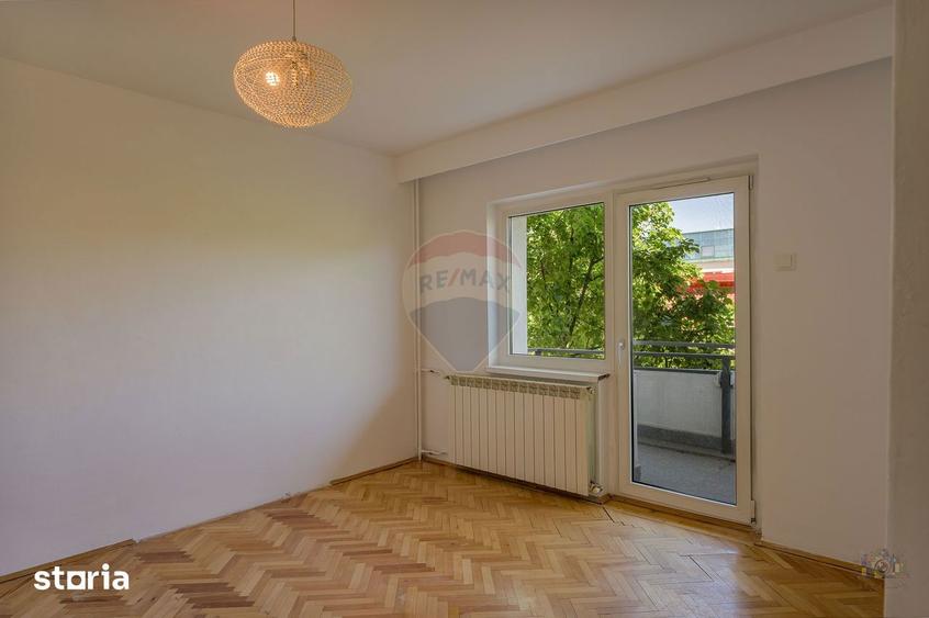 Apartament cu 3 camere în Tei