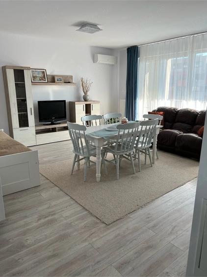 Apartament cu 2 camere decomandat în Torontalului