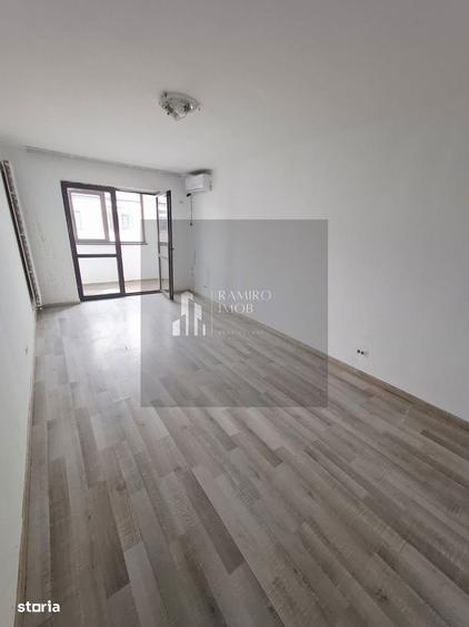 Apartament cu 3 camere decomandat în Metalurgiei