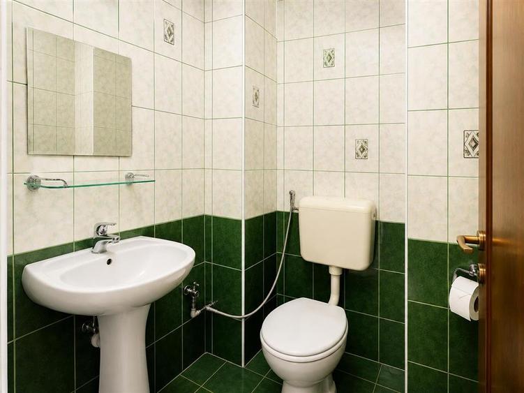 Apartament cu 3 camere decomandat în Scriitorilor