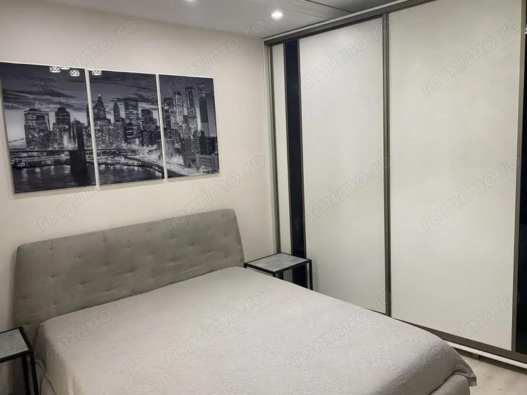 Apartament cu 36 camere decomandat în Punctele Cardinale
