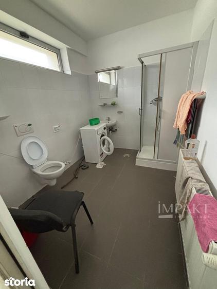 Spațiu comercial, de 500 mp, în Florești