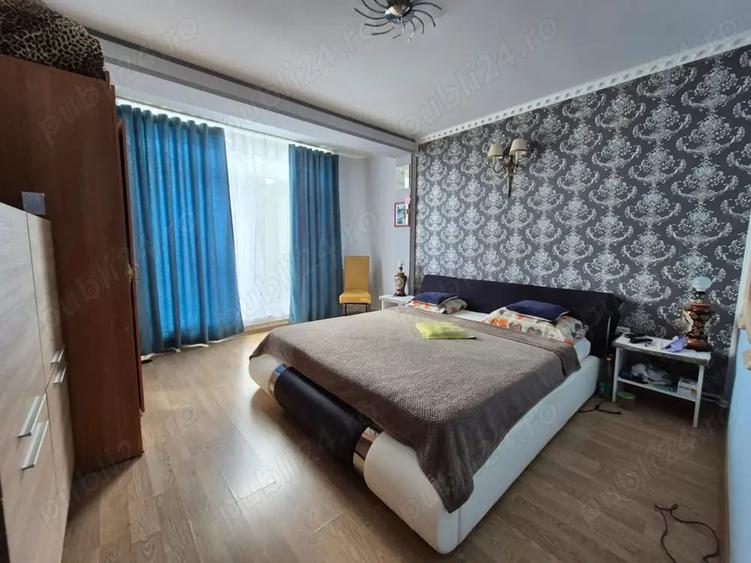 Casă cu 6 camere cu Teren 300 Mp în Eforie