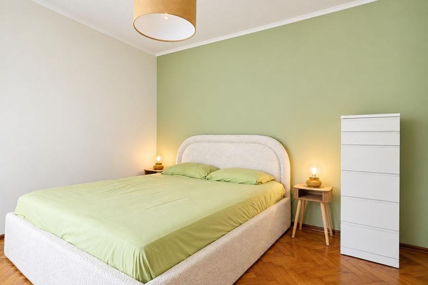 Apartament cu 3 camere semidecomandat în Titan