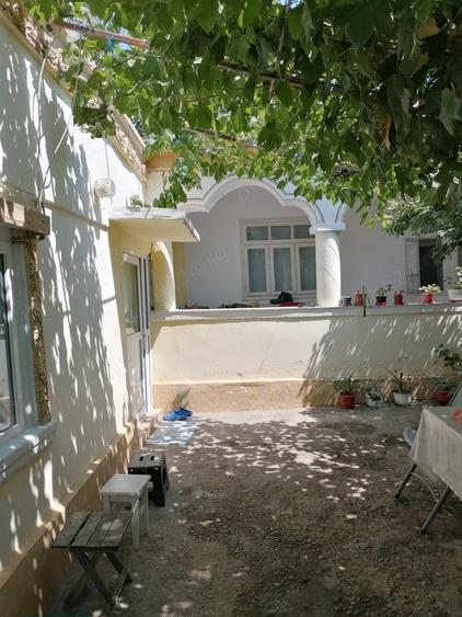 Casă cu 5 camere în Rachelu