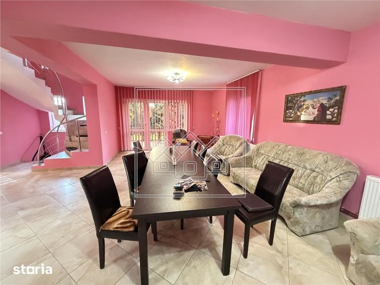 Casă cu 5 camere cu Teren 820 Mp în Cârțișoara