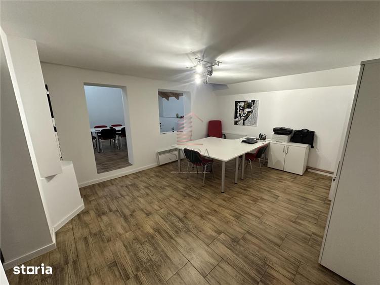 Casă cu 6 camere cu Teren 70 Mp în Central