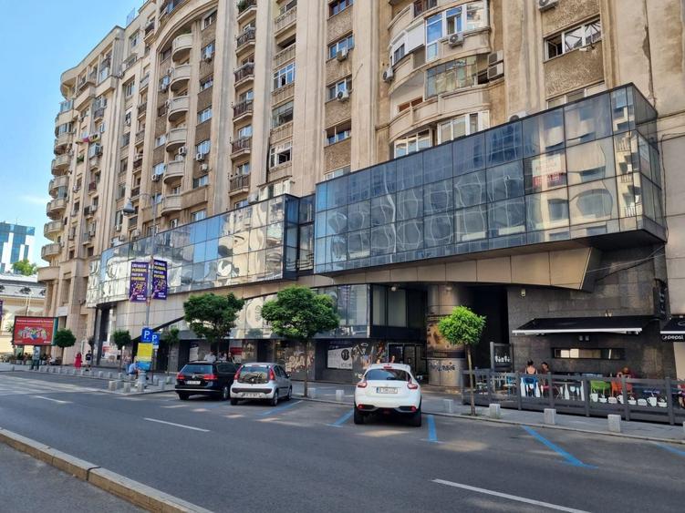 Spațiu comercial, de 220 mp, în P-ța Victoriei
