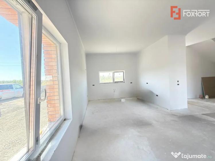 Casă cu 4 camere cu Teren 305 Mp în Săcălaz