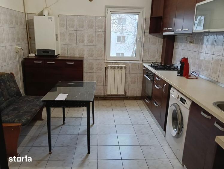 Apartament cu 2 camere decomandat, mobilat în Central