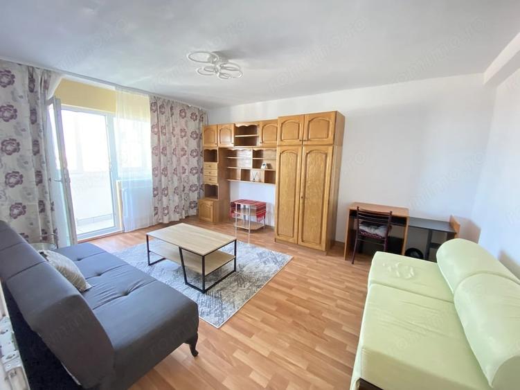 Apartament cu 3 camere decomandat în Dacia