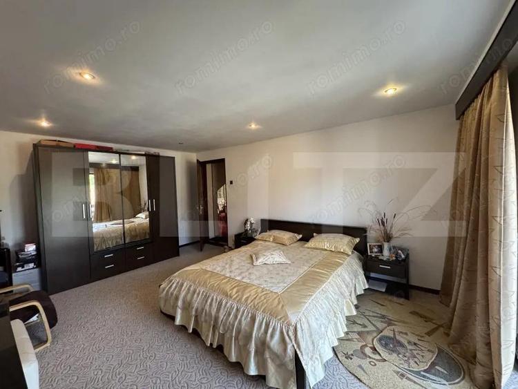 Casă cu 6 camere cu Teren 2500 Mp în Central
