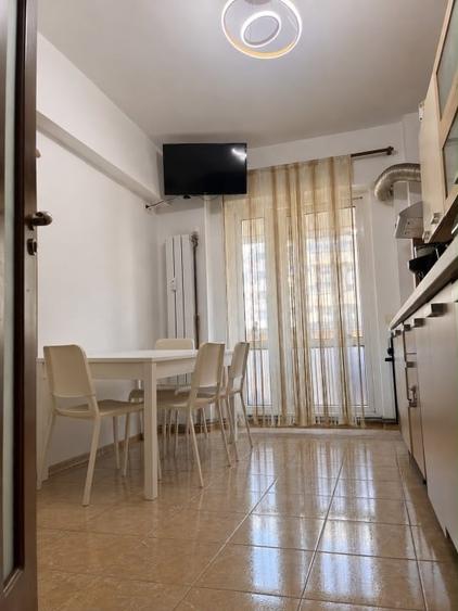Apartament cu 3 camere decomandat, mobilat în Pantelimon
