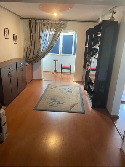 Apartament cu 4 camere decomandat în Inel II