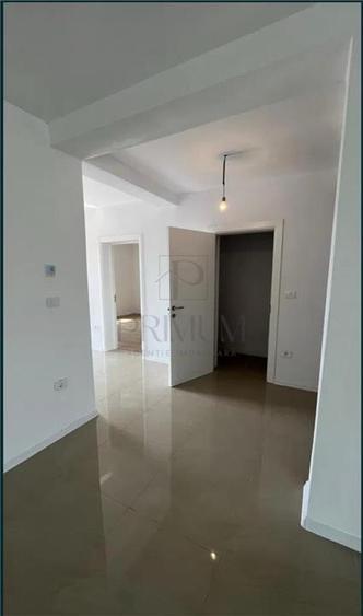 Casă individuală cu 4 camere cu Canalizare în Parța