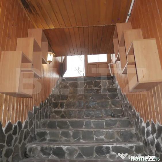 Casă cu 5 camere cu Teren 296 Mp în Central