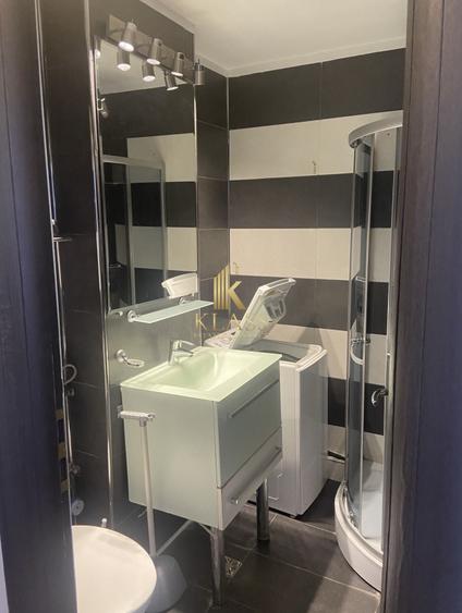Apartament cu 3 camere decomandat, mobilat în Victoriei