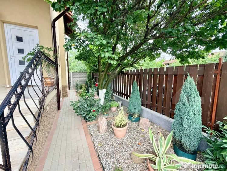 Casă cu 4 camere cu Teren 326 Mp în Cetate