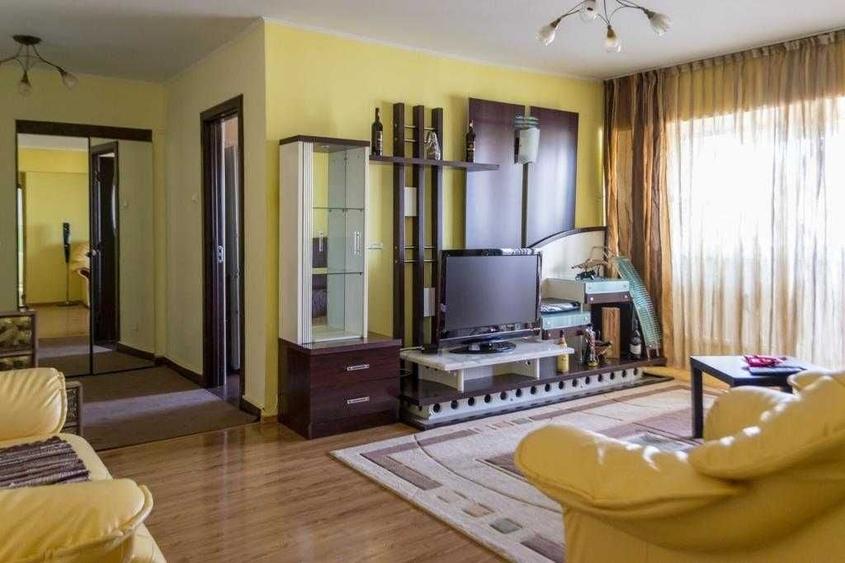 Apartament cu 3 camere decomandat în Berceni